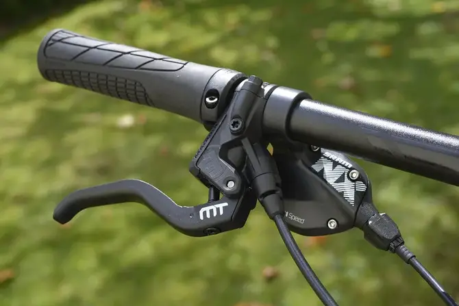 Signs That It's Time To Replace Your Bike Grips