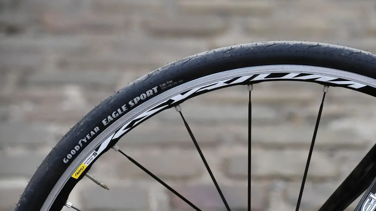 Analyzing the Compatibility of the Wheelset with 700c Tires